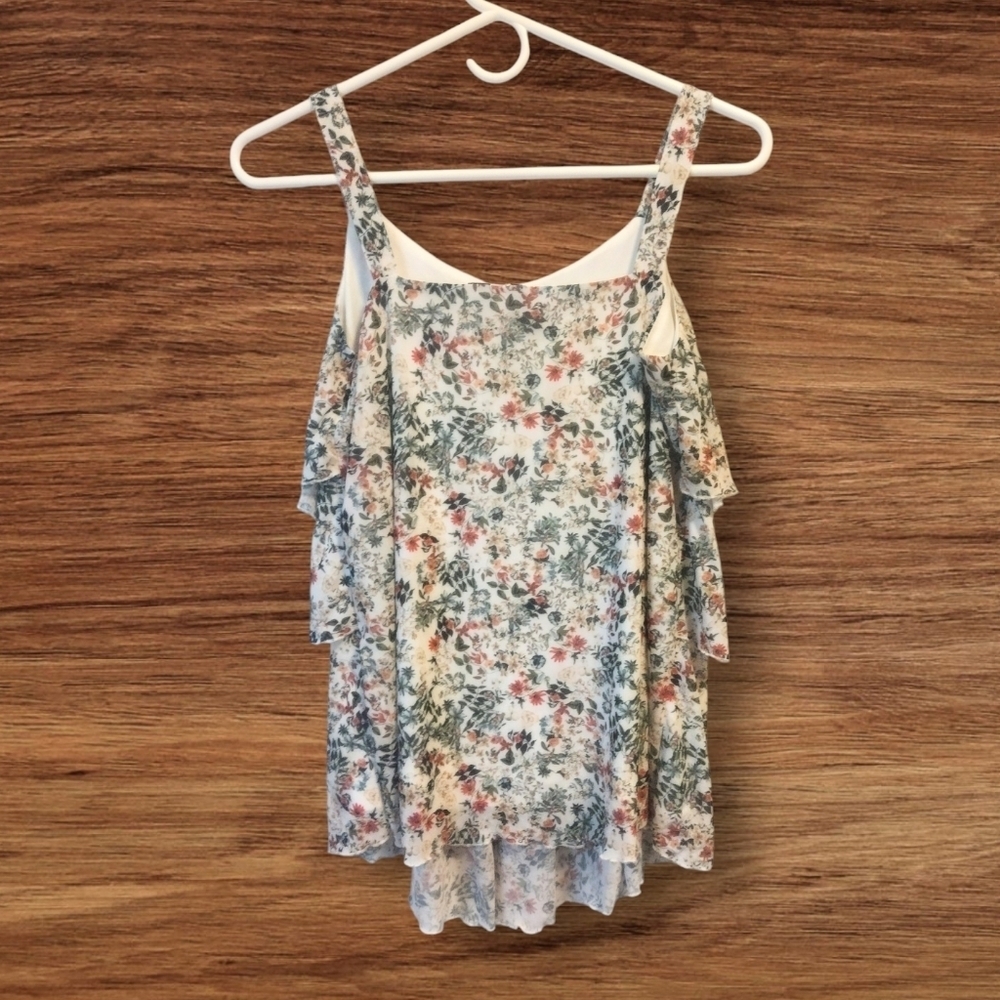 Sleeveless Flowered Ruffle Blouse Size Small - Picture 2 of 3
